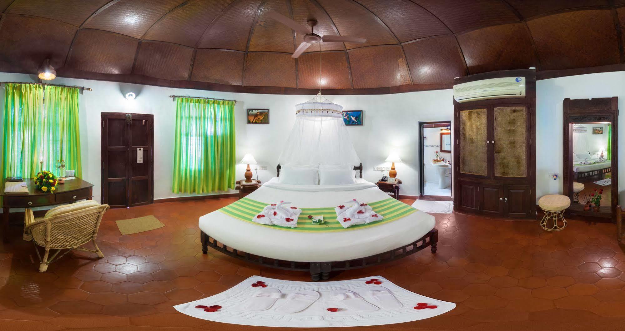 Soma Manaltheeram Ayurveda Beachvillage Kovalam Luaran gambar